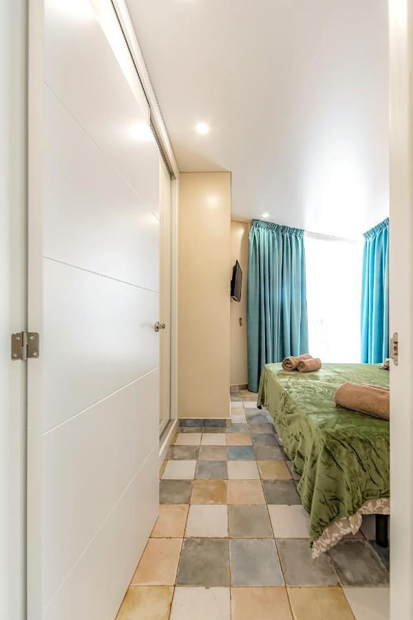 Luxury Two-bedroom Four Seasons Apartment *